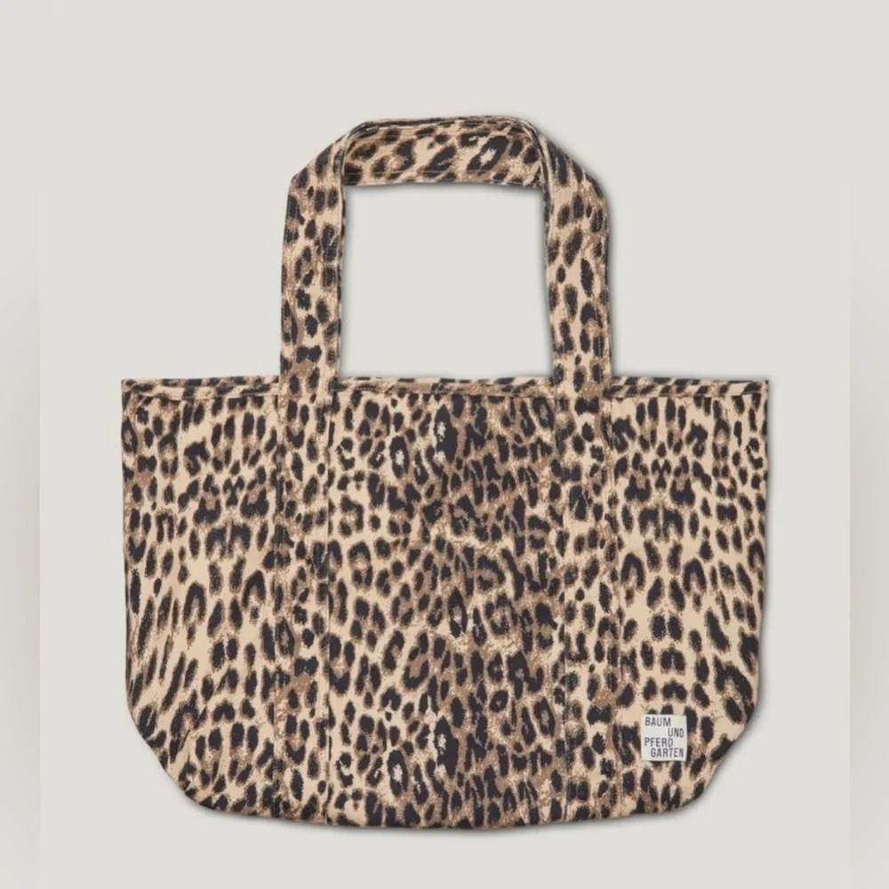 Leopard Print large Canvas Tote Bag - Beige/Black Baum und pferdgarten
